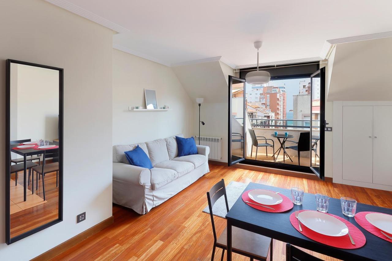Atico Con Terraza, Vistas Al Mar Y Parking En Playa De S Lorenzo Apartment Gijón
