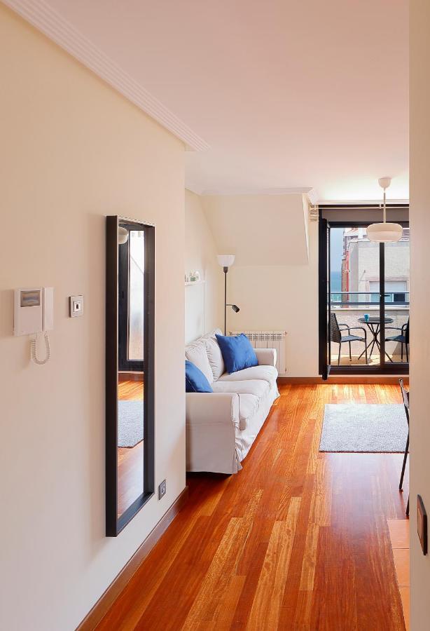 Atico Con Terraza, Vistas Al Mar Y Parking En Playa De S Lorenzo * Gijón